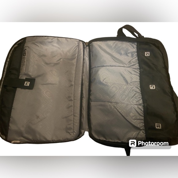 OGIO Voyager Messenger/ Laptop Bag_ Men or Women_Black - Picture 7 of 11